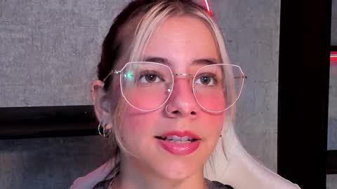 artemisablake online show from January 17, 2025, 10:01 pm