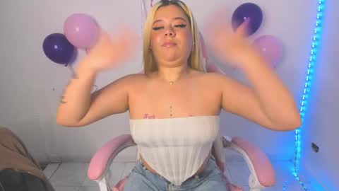 Val online show from November 30, 2025, 1:09 am