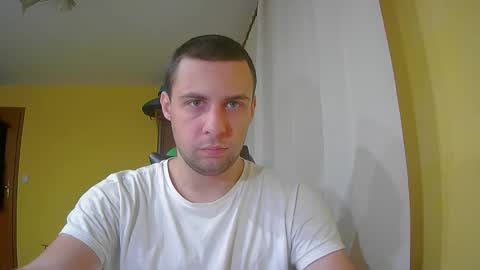 A online show from December 2, 2025, 1:00 am