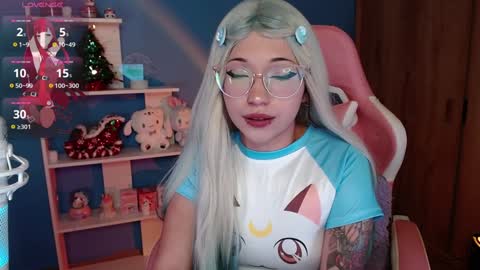 Lenna online show from December 19, 2024, 12:24 am