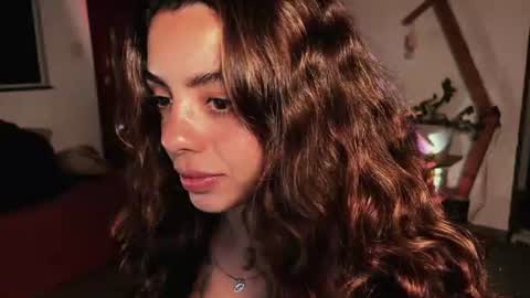 Snapshot of artisis_ chatting on June 27, 2026, 1:43 am isis online show from June 27, 2026, 1:43 am