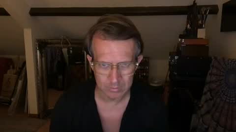 Snapshot of artisterotic chatting on July 7, 2026, 11:09 pm artisterotic online show from July 7, 2026, 11:09 pm