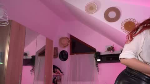 Amalia online show from September 14, 2025, 12:10 am