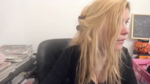 MIA online show from April 3, 2026, 8:01 am