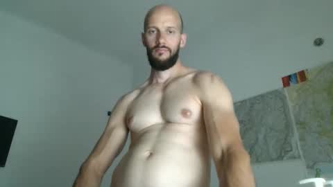 Snapshot of artur833 chatting on May 26, 2026, 7:32 pm artur833 online show from May 26, 2026, 7:32 pm