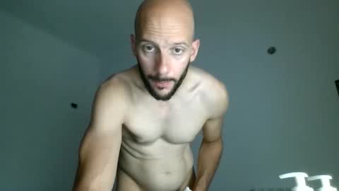Snapshot of artur833 chatting on June 10, 2026, 7:02 pm artur833 online show from June 10, 2026, 7:02 pm