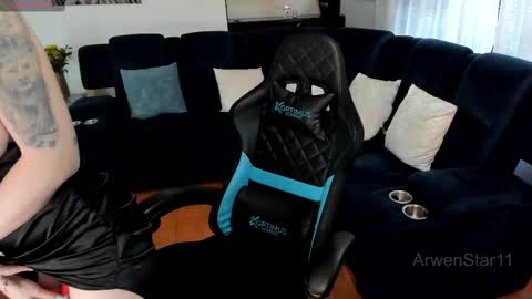 hellen online show from March 6, 2025, 1:14 pm