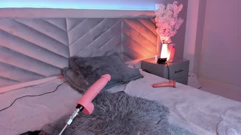 ARY THOMPSON online show from December 14, 2024, 11:01 pm