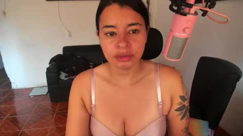 Arya Miller online show from October 4, 2025, 1:42 pm