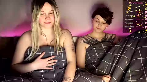 Snapshot of arya_stark7 chatting on December 27, 2024, 6:14 am Arya brunett and Cassie blond online show from December 27, 2024, 6:14 am