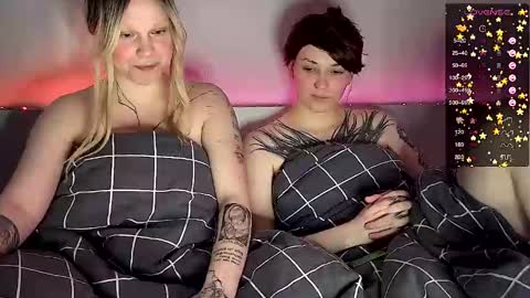 Snapshot of arya_stark7 chatting on March 4, 2025, 10:35 am Arya brunett and Cassie blond online show from March 4, 2025, 10:35 am