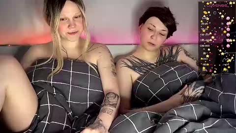 Snapshot of arya_stark7 chatting on March 5, 2025, 10:22 am Arya brunett and Cassie blond online show from March 5, 2025, 10:22 am