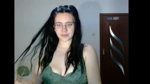 Snapshot of aryaglow chatting on February 8, 2026, 11:52 pm Arya online show from February 8, 2026, 11:52 pm