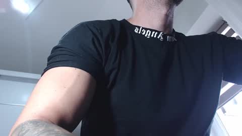 AryanAian1 online show from November 5, 2025, 11:32 am