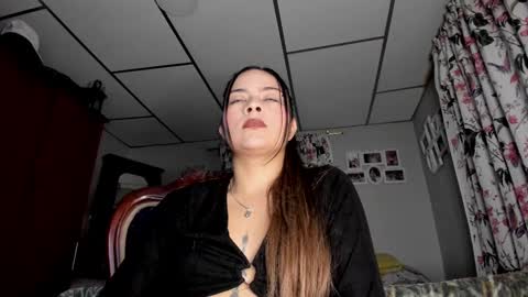 ximena online show from November 6, 2025, 2:12 am