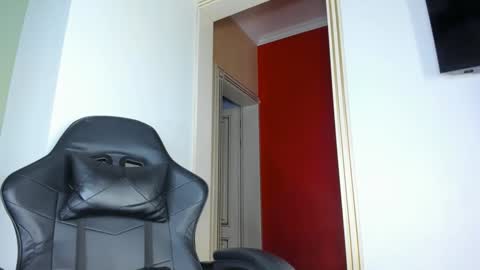 Asami online show from November 20, 2025, 12:38 pm