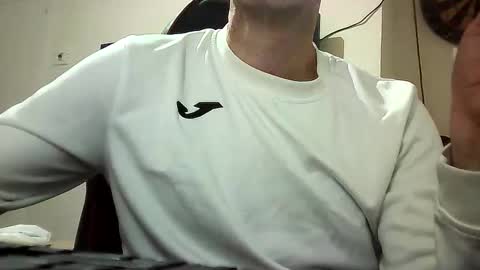 Snapshot of aservirparati chatting on December 2, 2025, 6:36 pm perrita online show from December 2, 2025, 6:36 pm