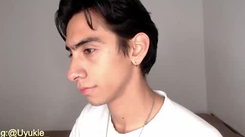 Snapshot of ash_v1 chatting on October 14, 2025, 12:22 am Ash online show from October 14, 2025, 12:22 am