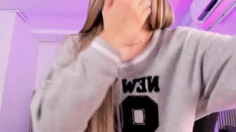 ash_valentine online show from April 7, 2026, 7:47 pm