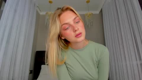 Snapshot of ashbunny_ chatting on May 25, 2026, 10:54 am your pretty Ashley online show from May 25, 2026, 10:54 am