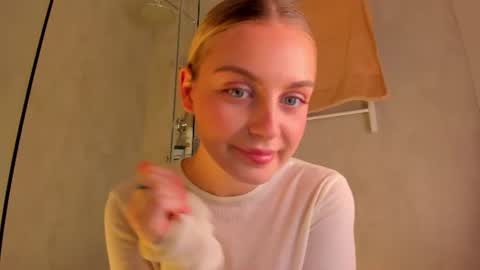 Snapshot of ashbunny_ chatting on June 16, 2026, 7:16 pm your pretty Ashley online show from June 16, 2026, 7:16 pm