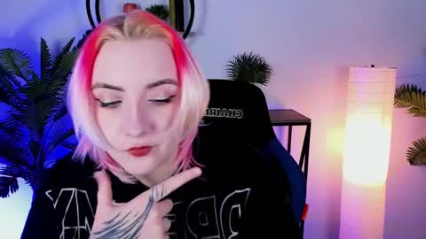 AshleyAshe  online show from February 9, 2025, 5:01 pm