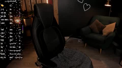 Ash online show from November 18, 2025, 12:31 pm