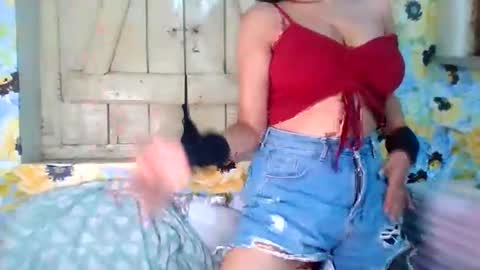 ashi_indian online show from December 3, 2025, 3:43 pm