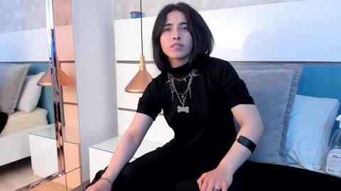 Ashkoreh online show from November 2, 2025, 6:32 pm