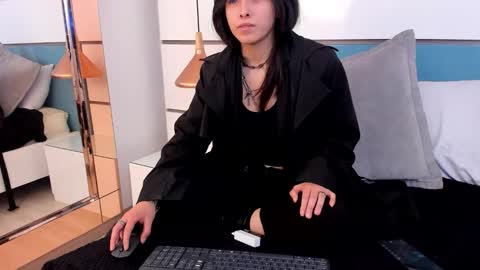 Ashkoreh online show from November 8, 2025, 10:30 pm