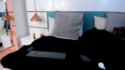 Ashkoreh online show from April 8, 2026, 9:15 pm