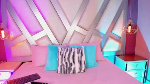 Snapshot of ashleey_bell_ chatting on August 1, 2026, 1:43 pm Ashley online show from August 1, 2026, 1:43 pm