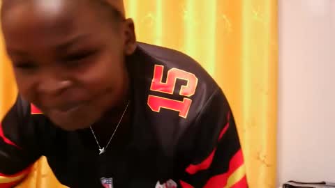 ashlery  online show from December 5, 2025, 4:10 am