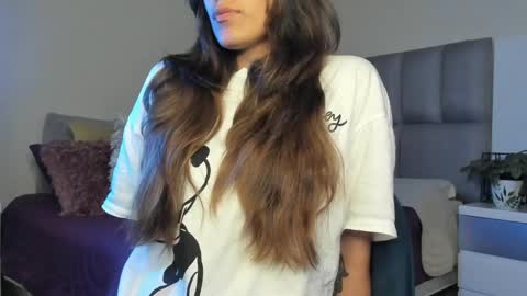 Carolina  online show from January 6, 2025, 11:31 pm