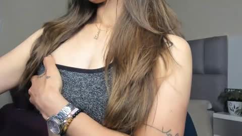 Carolina  online show from January 17, 2025, 12:20 am