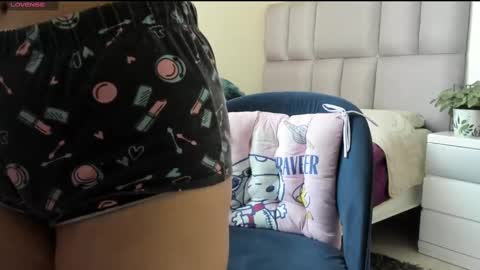 Carolina  online show from February 19, 2025, 1:50 pm