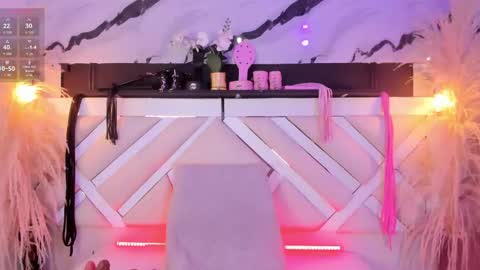 ashley_7777 online show from April 18, 2026, 1:37 pm