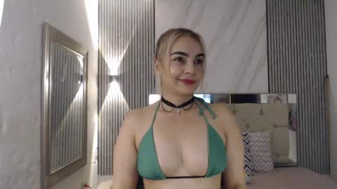 ashley__tylor online show from April 13, 2026, 2:39 am