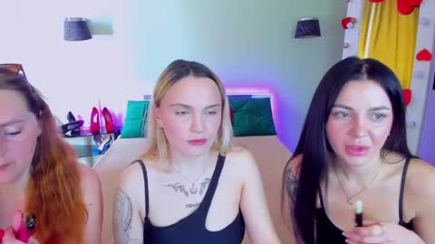 Snapshot of ashley_crashly chatting on May 20, 2026, 8:09 am Alina online show from May 20, 2026, 8:09 am