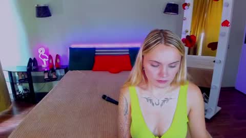 Snapshot of ashley_crashly chatting on July 26, 2026, 8:21 am Alina online show from July 26, 2026, 8:21 am