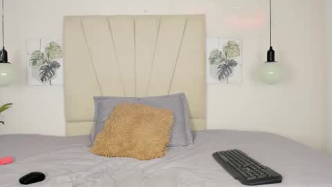 Ashley  online show from February 10, 2026, 1:37 pm