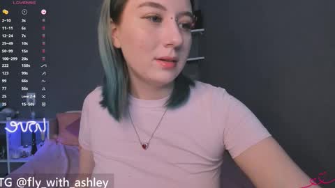Snapshot of ashley_fly chatting on November 29, 2025, 5:32 am ashley_fly online show from November 29, 2025, 5:32 am
