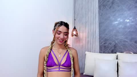ashley_miller26 online show from January 20, 2025, 7:25 pm