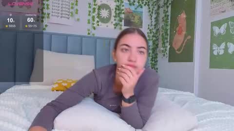 Snapshot of ashley_tempt chatting on November 6, 2025, 4:35 am Ashle online show from November 6, 2025, 4:35 am