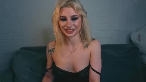 Snapshot of ashley_urban chatting on June 19, 2026, 3:11 am Ashley online show from June 19, 2026, 3:11 am