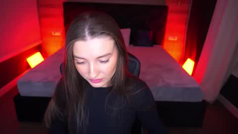 ashleybaee online show from December 2, 2025, 2:23 pm