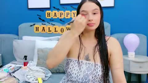 Ashley Evans online show from October 18, 2025, 7:58 pm