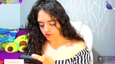 .. Ashley .. online show from December 17, 2025, 1:22 am