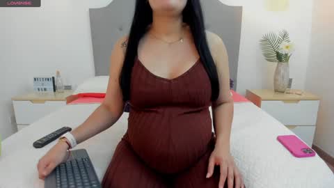 Ashley knight online show from December 11, 2024, 3:58 pm