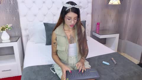 AshleyRoberh online show from April 9, 2026, 8:03 pm